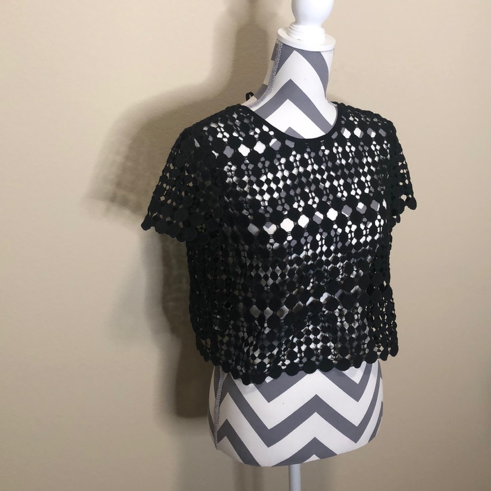 Per Se Boxy Lace Crop Top